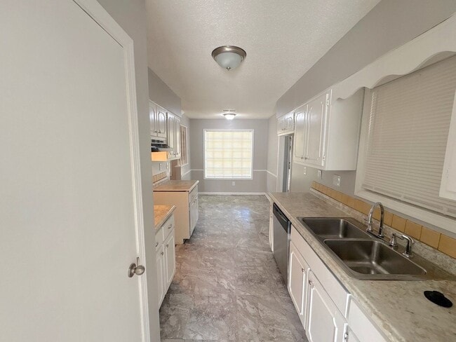 Photo - 4316 Springwind Rd House