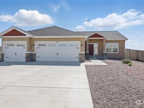 Building Photo - 1382 N Ladonia Dr
