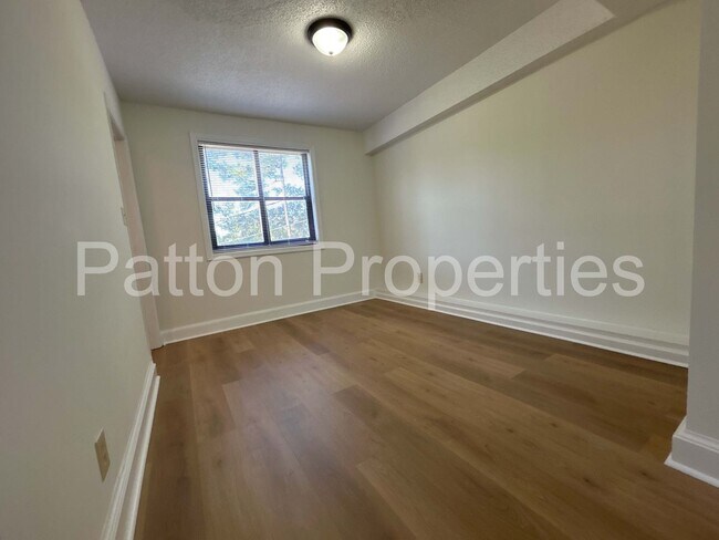 Foto del edificio - Hampton Hills Condo