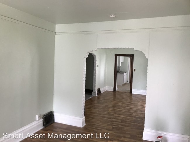 Building Photo - 1513 S 63rd St