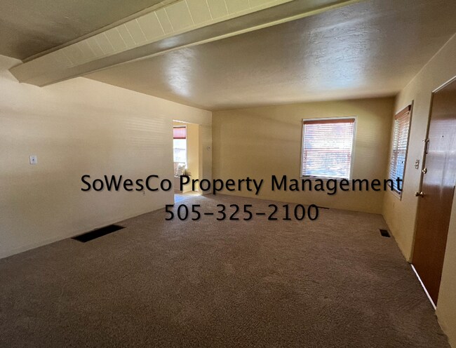 Building Photo - Charming Two Bedroom Home in Aztec with La...