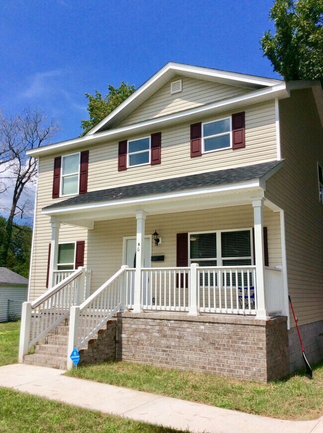 Foto del edificio - ***3 BED 3 FULL Bath SUPER Near Naval Medi...