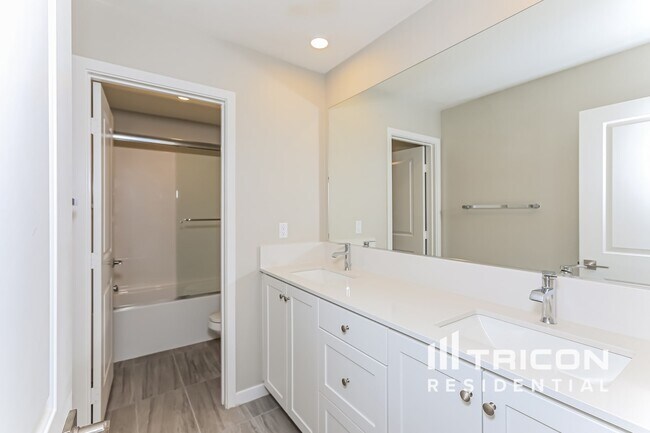 Building Photo - 31731 Willowood Way
