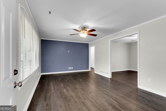 Building Photo - 1905 Creekside Ct