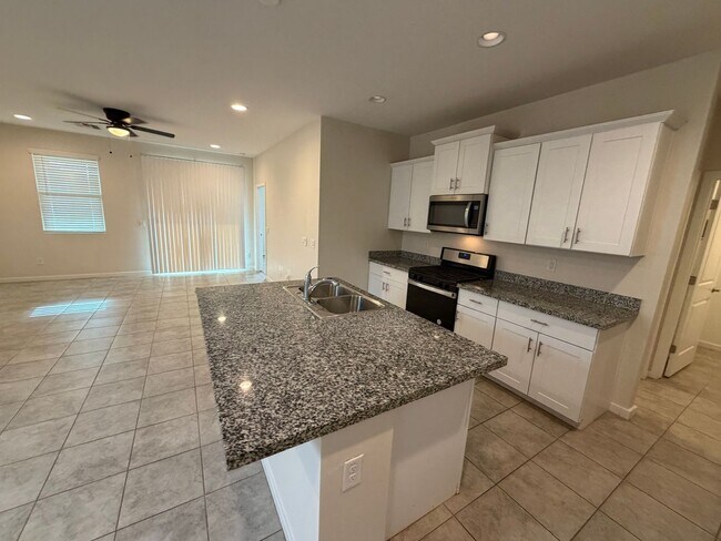 Building Photo - 36987 N Sidewinder Dr
