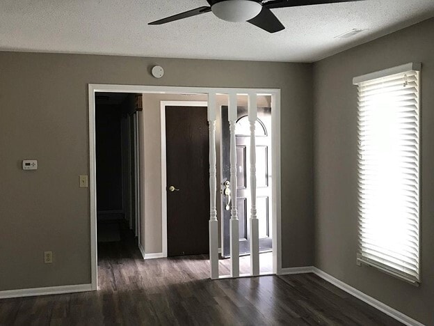 Foto del edificio - 6702 Sullivans Ct