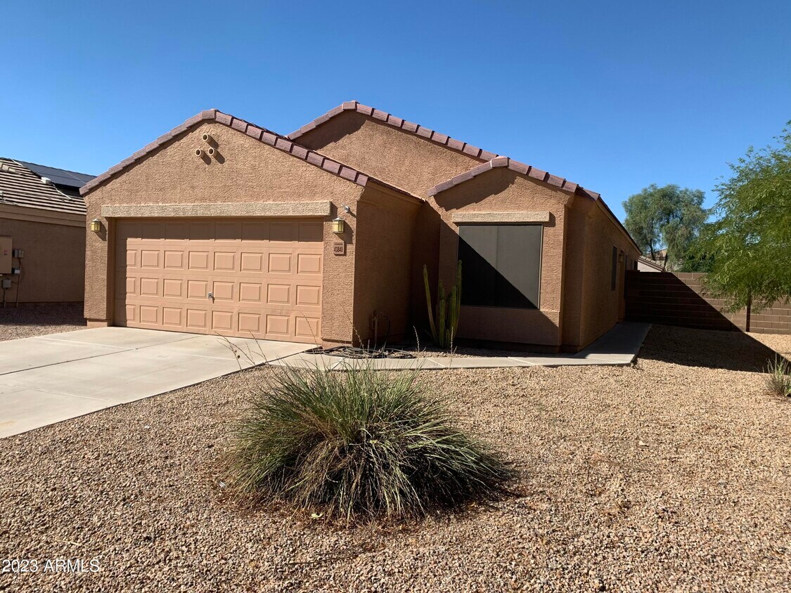 Primary Photo - 43840 W Wild Horse Trail