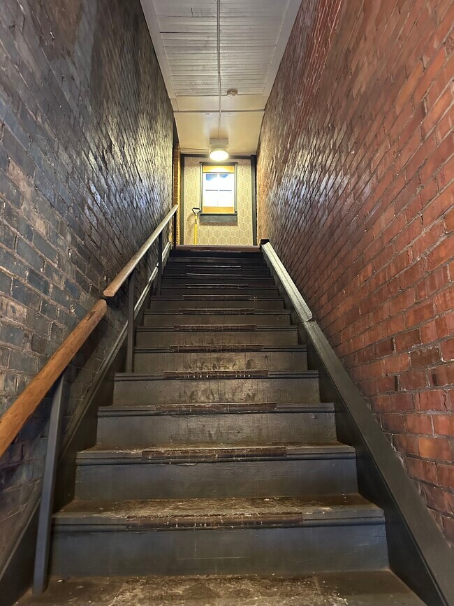 Foto del edificio - 415 S James St