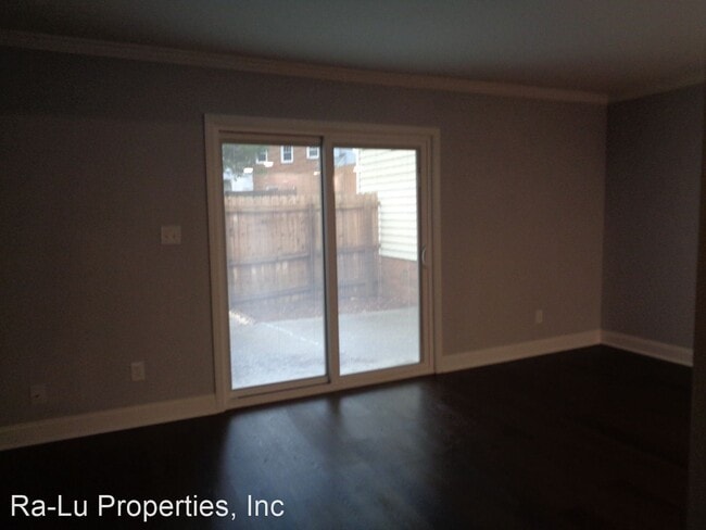 Building Photo - 2 br, 1.5 bath House - 302 Oak Harbor Lane