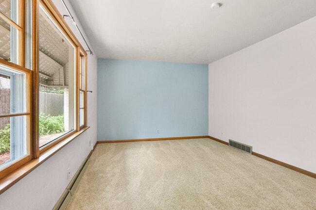 Building Photo - 1826 Schlimgen Ave