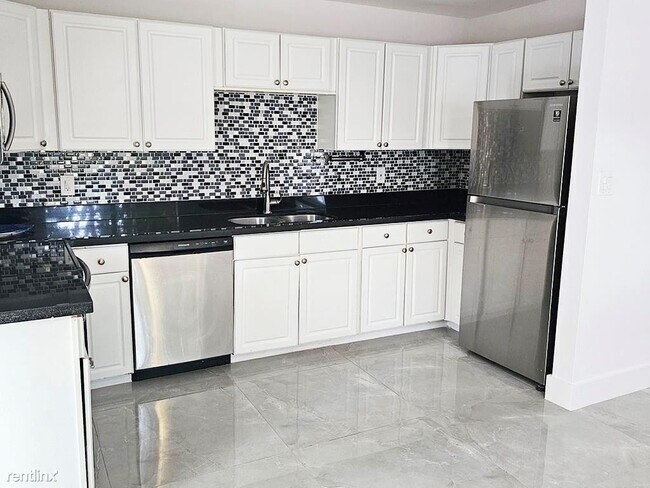 Building Photo - 3 br, 2 bath House - 1124 NE 17th Ave