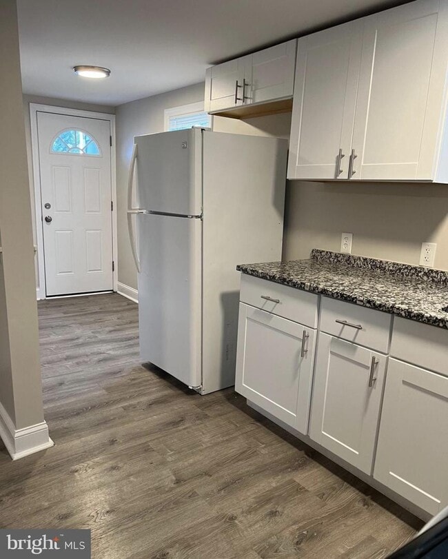 Building Photo - 38 Sharp Ave