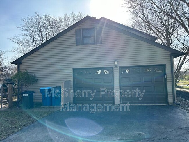 Building Photo - 476 Brights Ln