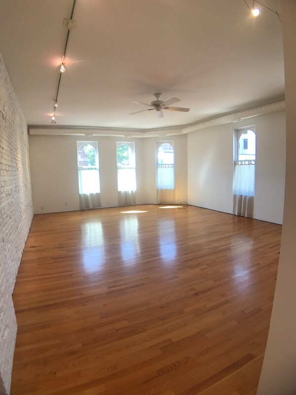 Primary Photo - 33 Taylor St