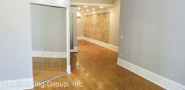 Building Photo - 1759 W Augusta Blvd