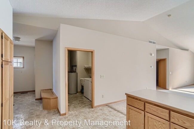 Building Photo - 2 br, 1 bath House - 205 21st Avenue SW