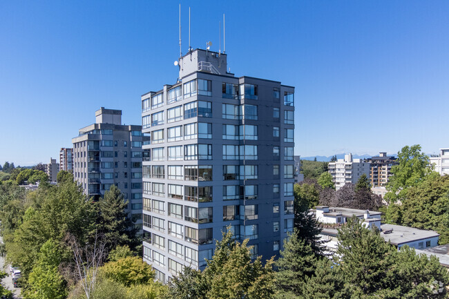 Photo du bâtiment - Regancy Place