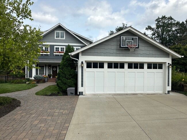 Building Photo - 4015 Wood End Dr