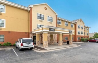 Building Photo - Furnished Studio-Bloomington - Normal