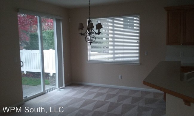 Building Photo - 4208 Fairwood Blvd NE