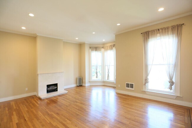 Building Photo - OPEN HOUSE: Tuesday (11/5) from 6-6:30PM L...