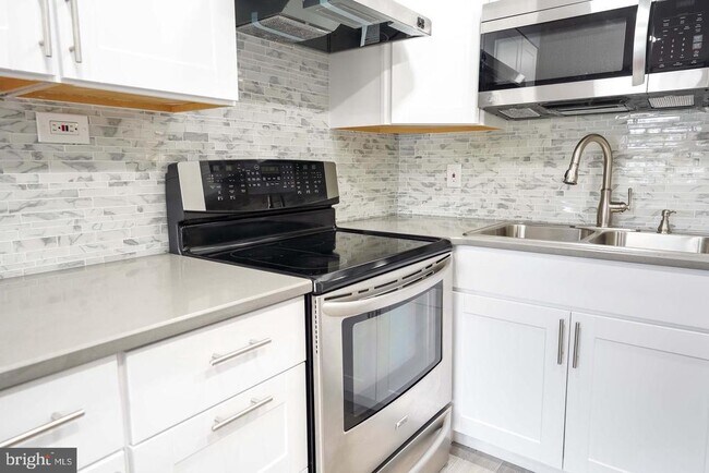 Building Photo - 6415 3rd St