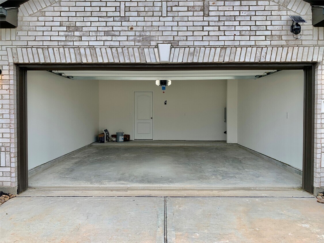 Building Photo - 2920 Grand Anse Dr