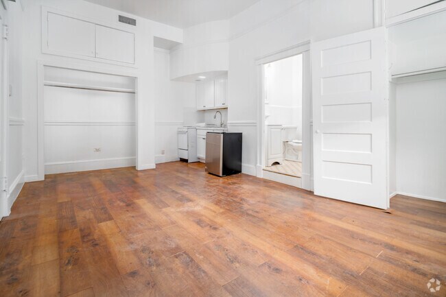 Estudio - 258 pies cuadrados - Área principal - Main Plaza Apartments