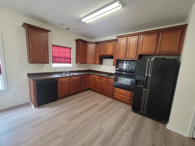 Building Photo - 620 Annaka Loop