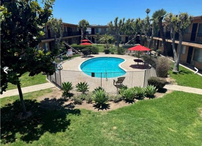 Building Photo - 563 Broadway