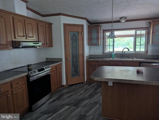 Foto del edificio - 6703 Westville Rd