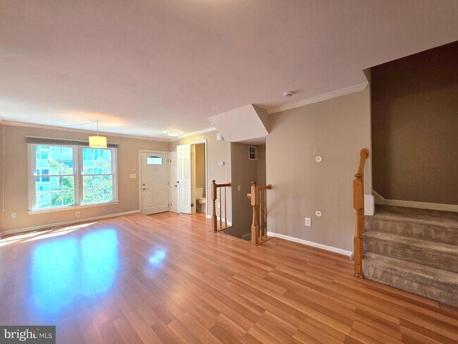 Foto del edificio - 3004 Kings Village Rd