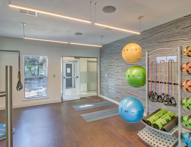 Building Photo - 10043 N Capital of Texas Hwy