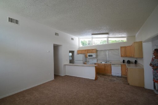 Building Photo - 1115 Kirkland Dr