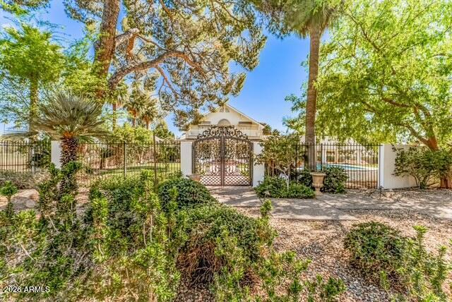 Building Photo - 35 S Fairway Ct