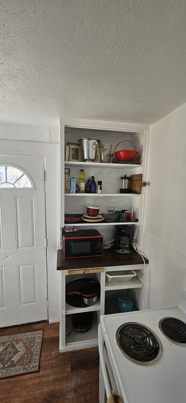 Foto del edificio - 1015 Pine Ave