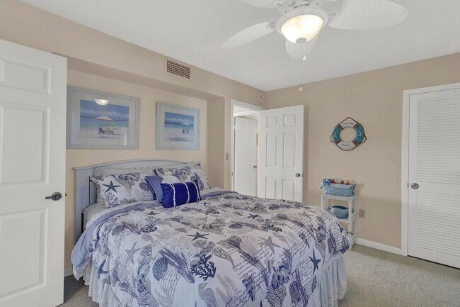 Building Photo - 10410 S Ocean Dr