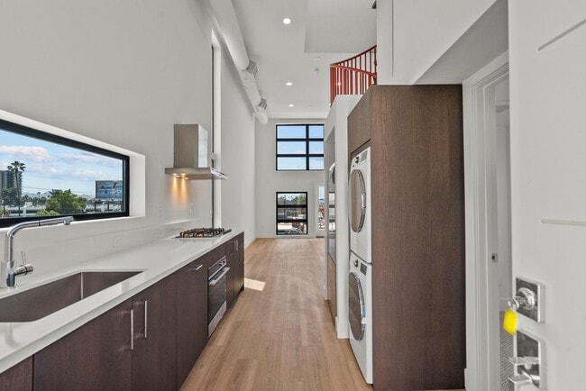 Building Photo - 5617 Klump Ave