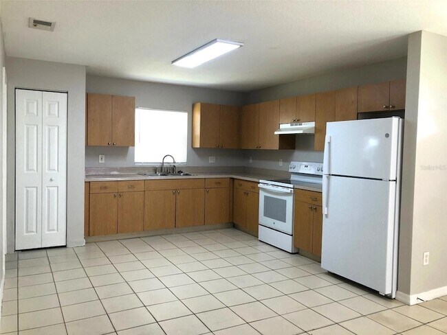 Foto del edificio - 2406 S Maple Ave