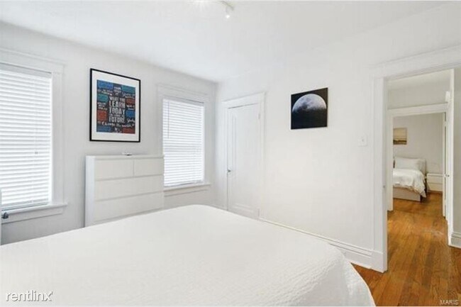 Building Photo - 3 br, 1 bath Condo - 6328 Northwood Ave 2n...