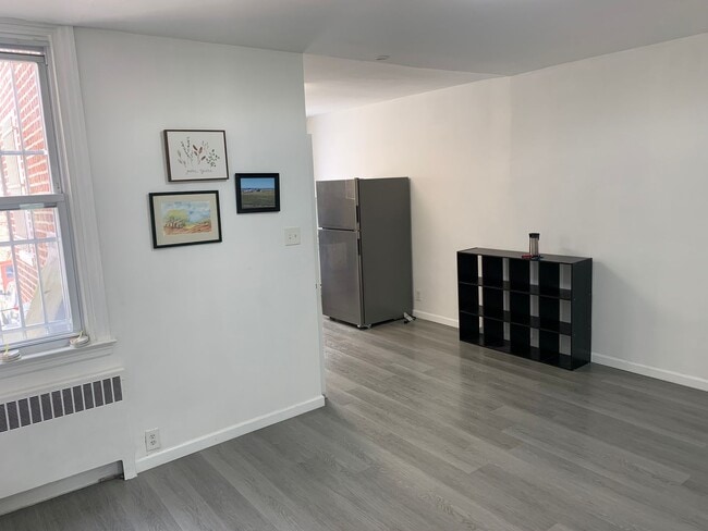 Foto del edificio - Renovated 3 bed 1 bath house for rent
