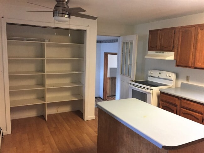 Building Photo - 15 Gallen Dr
