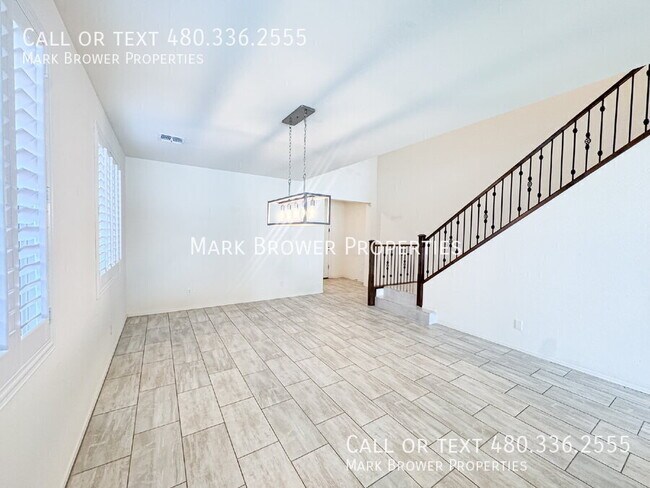 Building Photo - 3546 N Los Alamos