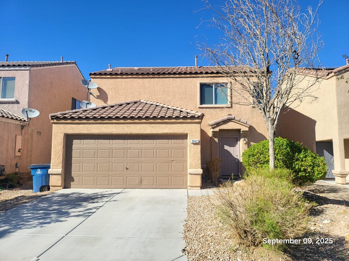 Foto principal - 9042 Tolford Ave