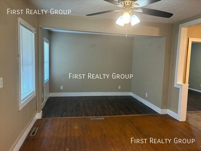 Building Photo - 2434 Forest Home Ave