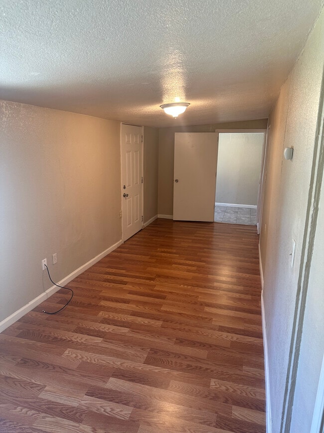 Living Room - 934 E Andrews Ave