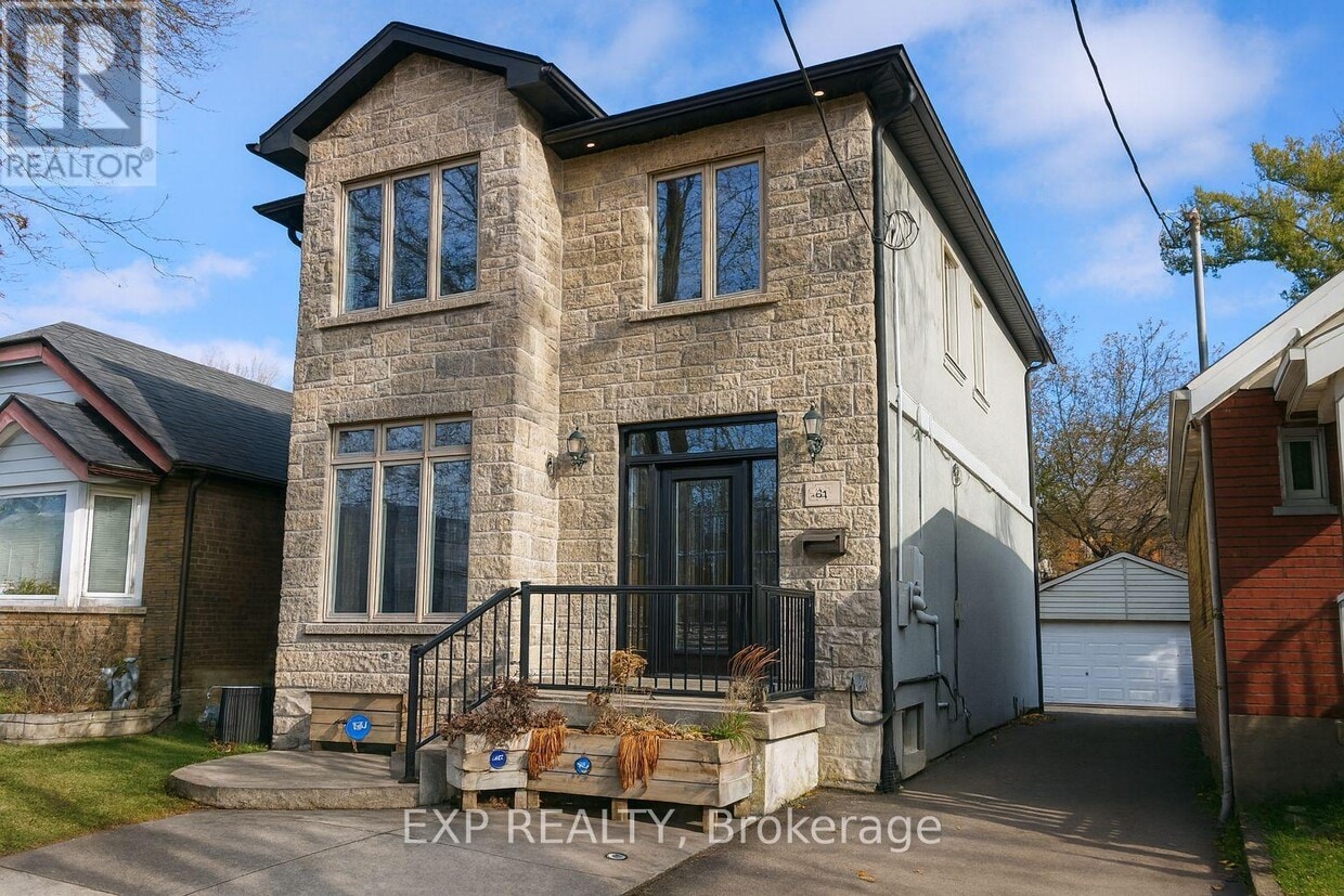 Primary Photo - 1291 Pape Ave