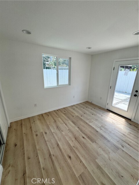 Foto del edificio - 922 E Lanzit Ave