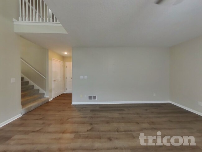 Foto del edificio - 1716 Lynn Cir