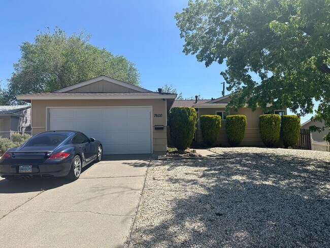 Foto del edificio - Adorable 3 bedroom home in Raleigh Heights